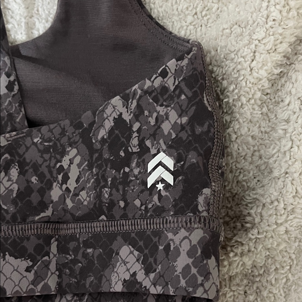 Lululemon Energy Bra - 4 - Gray Snake Print - Picture 4 of 7